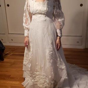 Vintage wedding dress